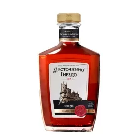 Коньяк ЛАСТОЧКИНО ГНЕЗДО 7-летний 0.5л Коньяк ЛАСТОЧКИНО ГНЕЗДО 7-летний 0.5л