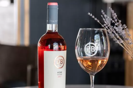 Розовое вино «Золотой Балки» вошло в тройку лучших в России Розовое вино «Золотой Балки» вошло в тройку лучших в России