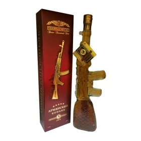 Коньяк армянский ординарный Автомат ППШ 5-летний 0.5 л сувенирная бутылка Коньяк армянский ординарный Автомат ППШ 5-летний 0.5 л сувенирная бутылка