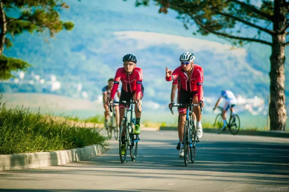 Велогонка «Крымская Осень 2017» стартовала на виноградниках «Золотой Балки»