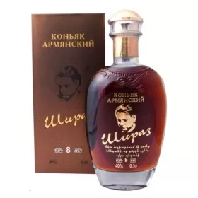 Коньяк армянский марочный КВВК Шираз 8-летний 0.5л в подарочной упаковке
