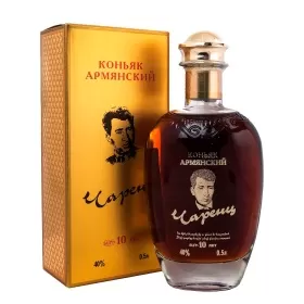 Коньяк марочный Чаренц КС 10-летний 0.5л в подарочной упаковке Коньяк марочный Чаренц КС 10-летний 0.5л в подарочной упаковке