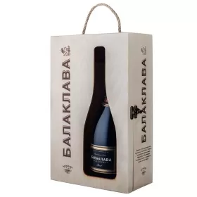 Вино игристое «Балаклава» + подарочная коробка, набор
