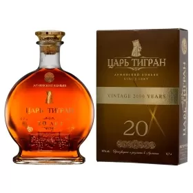 Коньяк марочный старый КС Царь Тигран 20-летний 0.7л в подарочной упаковке