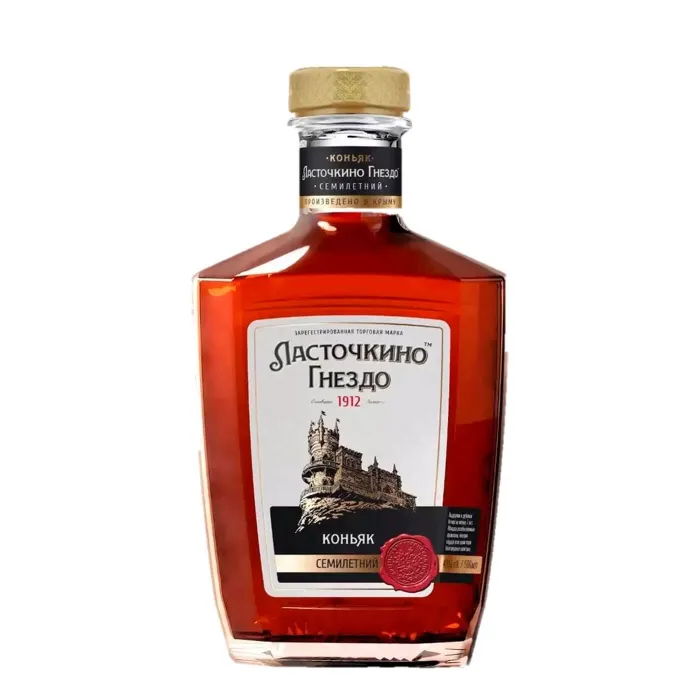 Коньяк ЛАСТОЧКИНО ГНЕЗДО 7-летний 0.5л, 