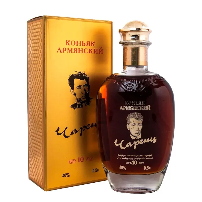Коньяк марочный Чаренц КС 10-летний 0.5л в подарочной упаковке, 