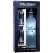 Водка Чайковский 0.7л в подарочной упаковке + 2 стопки
